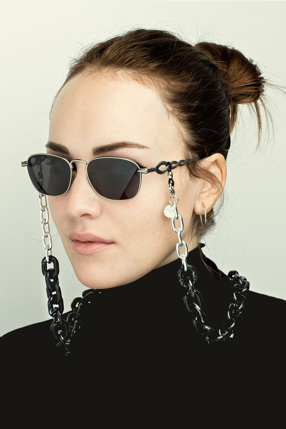 cheeky-chain-munich-brillenkette-mathilda-acetat-flachpanzerkette image 2