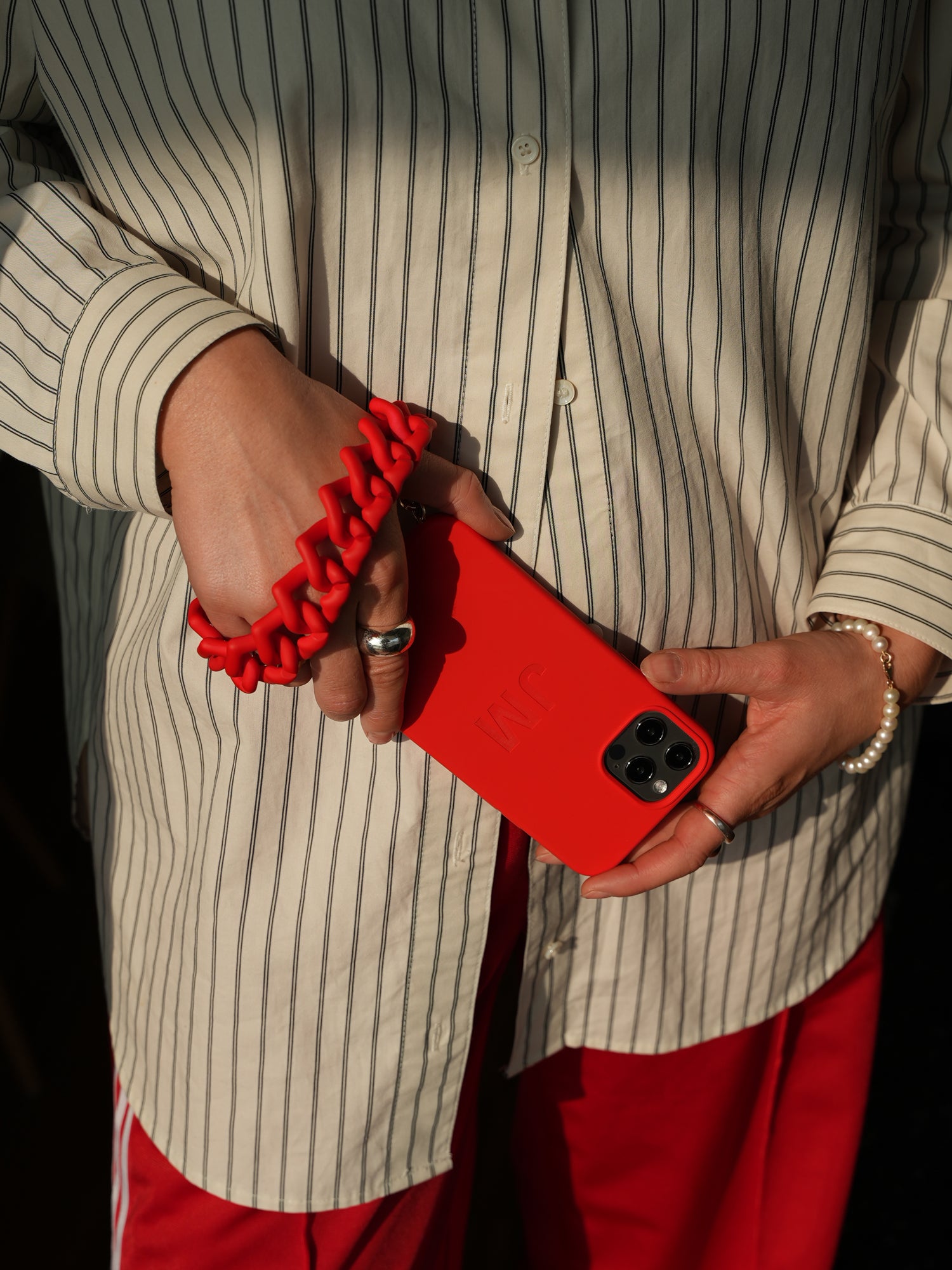 cheeky-chain-munich-handle-chunky-heart-kurze-statement-handykette image 6