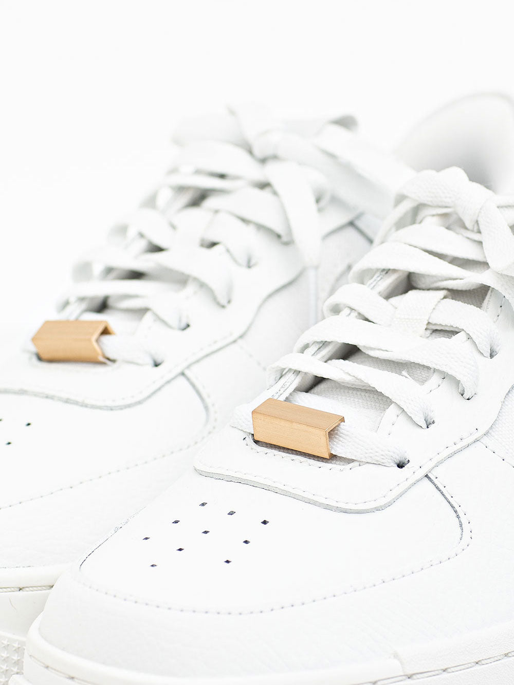 cheeky-chain-munich-sneaker-dubrae-cube-schuhschmuck-paar image 3