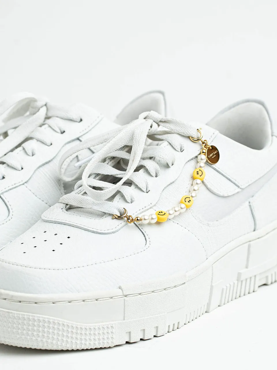 cheeky-chain-munich-sneaker-kette-smiley image 1
