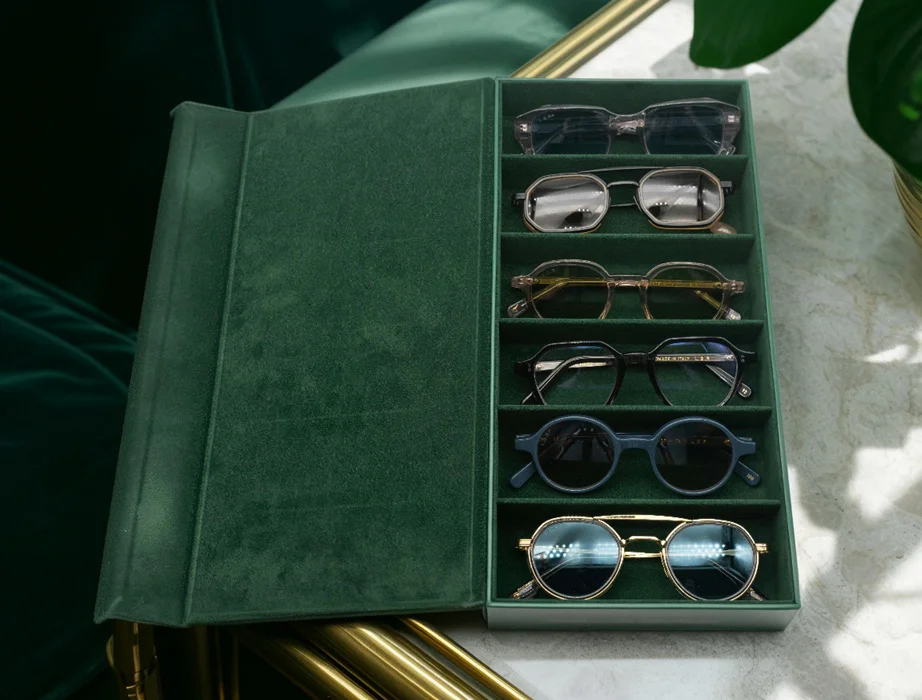 l-g-r-collector-s-couvette-lions-of-ethiopia-brillenetui-green-leather-6-frames image 3