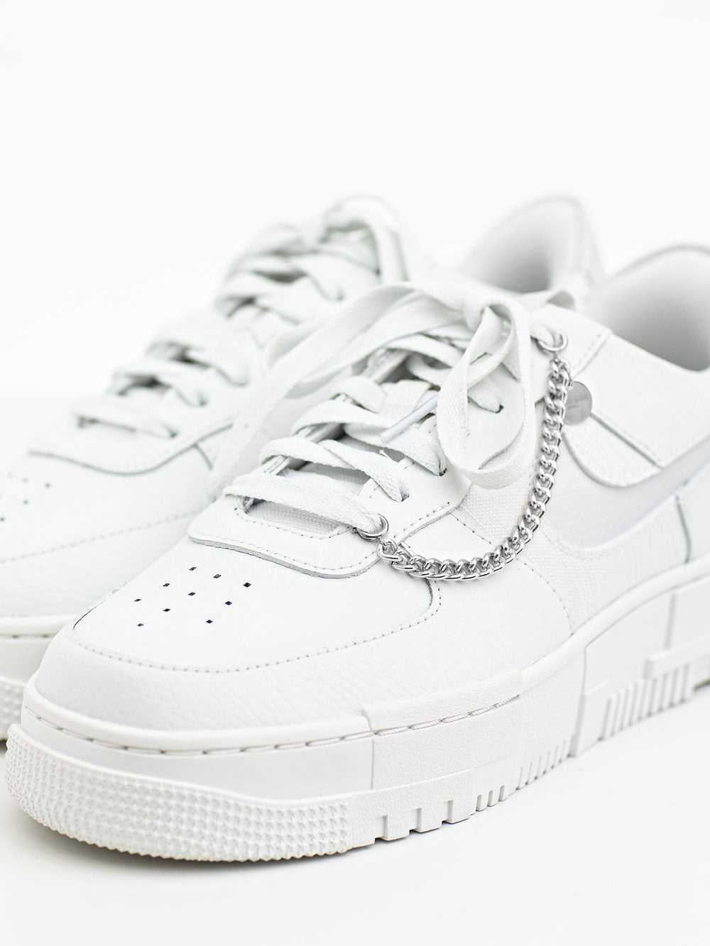cheeky-chain-munich-sneaker-kette-baby-ava-schuhkette-messing image 3