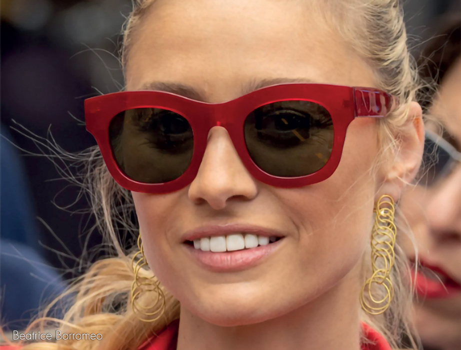 l-g-r-sofia-sonnenbrille-venetian-red-80-green-g15-emily-in-paris image 5