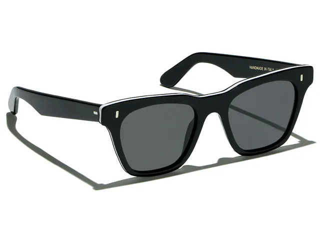 l-g-r-cecile-skin-sonnenbrille-black-01-white-leather-grey-base-2 image 1
