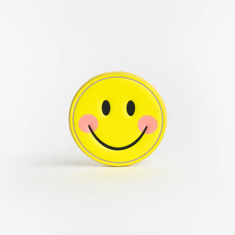 any-di-patch-double-button-smiley-brillenetui-anh-nger image 1
