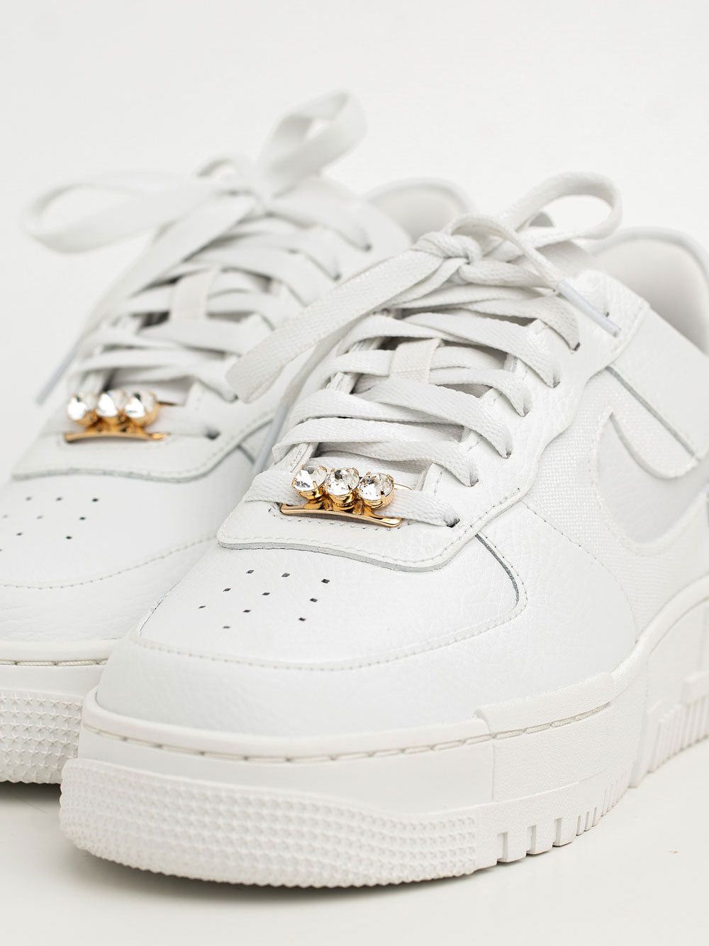 cheeky-chain-munich-orion-sneaker-dubrae-schuhschmuck-mit-3-steinen-paar image 2
