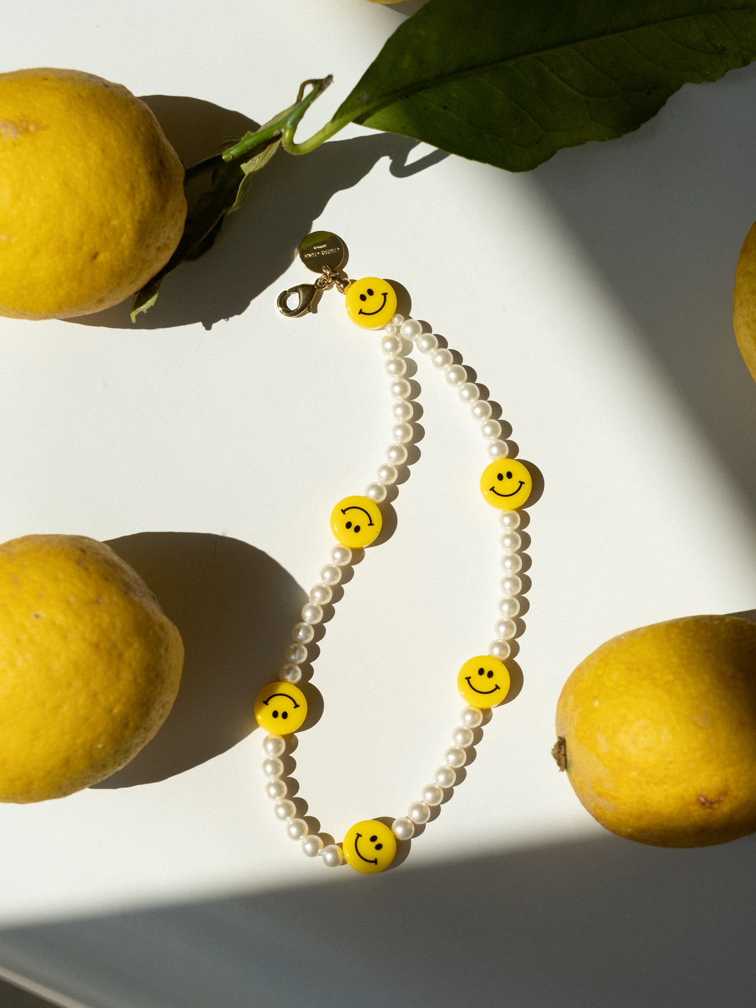 cheeky-chain-munich-handyanh-nger-smiley-perlen-handy-charm image 6