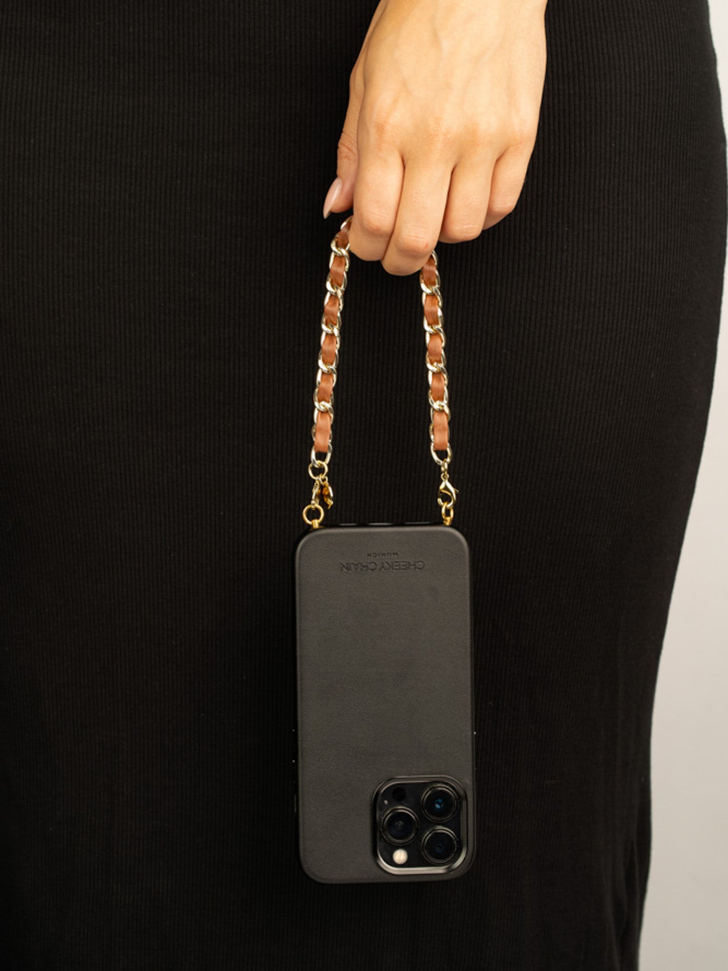 cheeky-chain-munich-handle-coco-kurze-handy-handschlaufe image 4