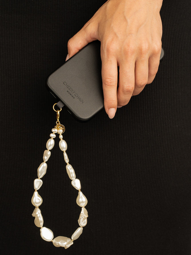 cheeky-chain-munich-handyanh-nger-fiji-perlen-charm image 2