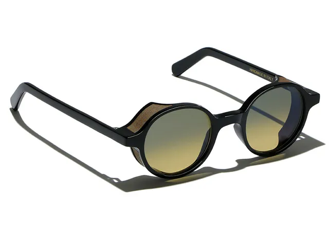 l-g-r-reunion-explorer-skin-for-sease-sonnenbrille-black-yellow-solaro-photochro image 1
