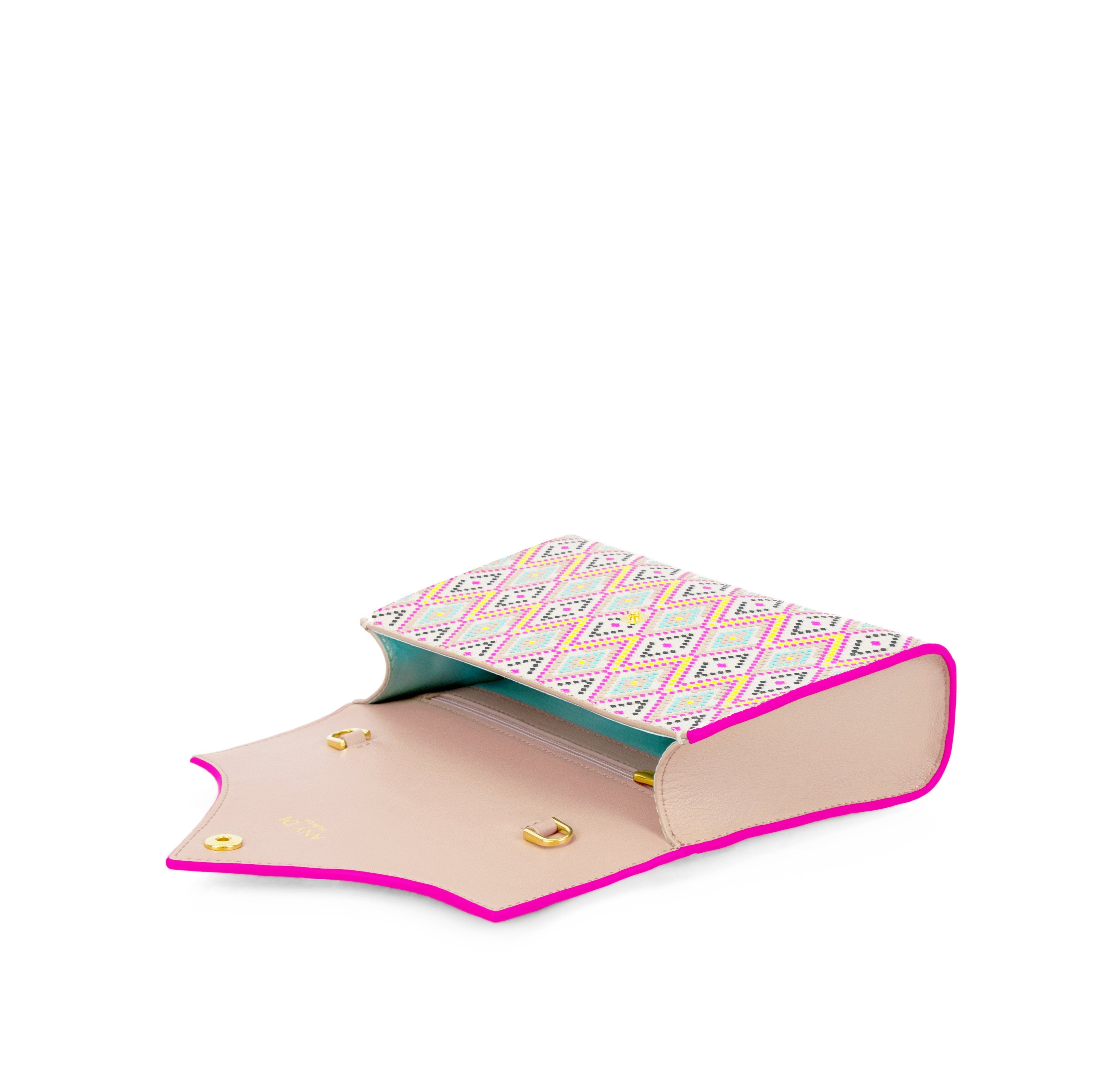 any-di-emblem-bag-crossbody-clutch image 2