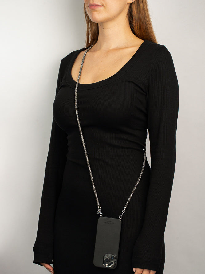 cheeky-chain-munich-crossbody-handykette-estelle-glitzerkette image 3