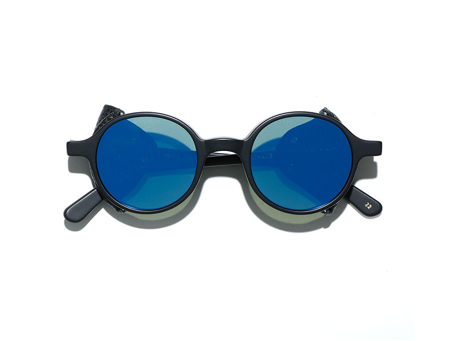 l-g-r-reunion-flap-sonnenbrille-black-matt-blue-mirror image 3