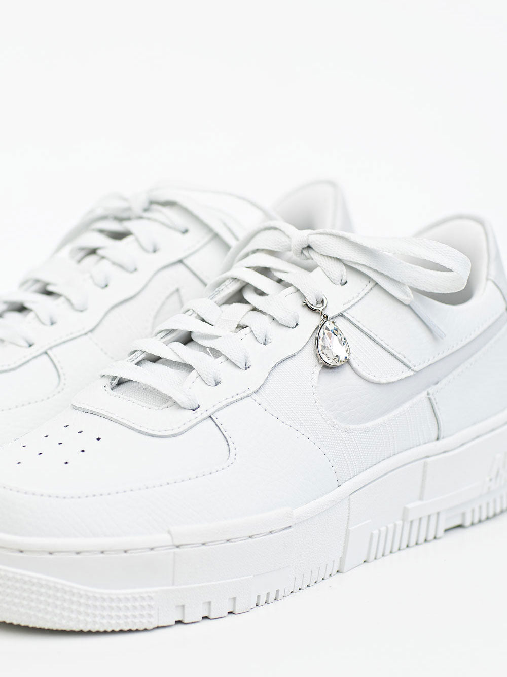 cheeky-chain-munich-sneaker-charm-drop image 2