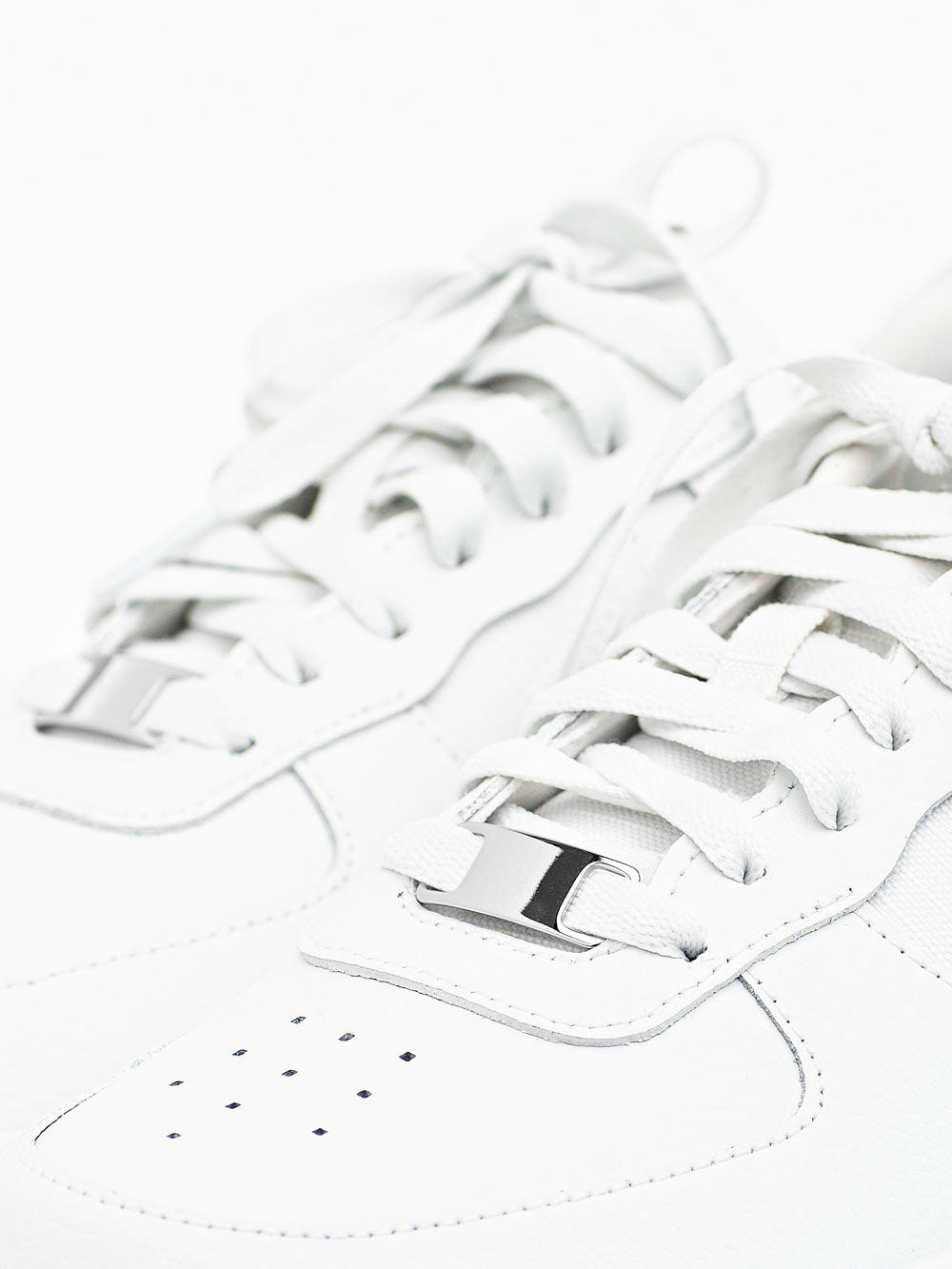 cheeky-chain-munich-sneaker-dubrae-plain-sneaker-schmuck-paar image 1