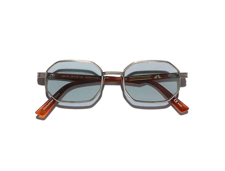 l-g-r-axum-lions-of-ethiopia-sonnenbrille-silver-havana-light-blue image 3