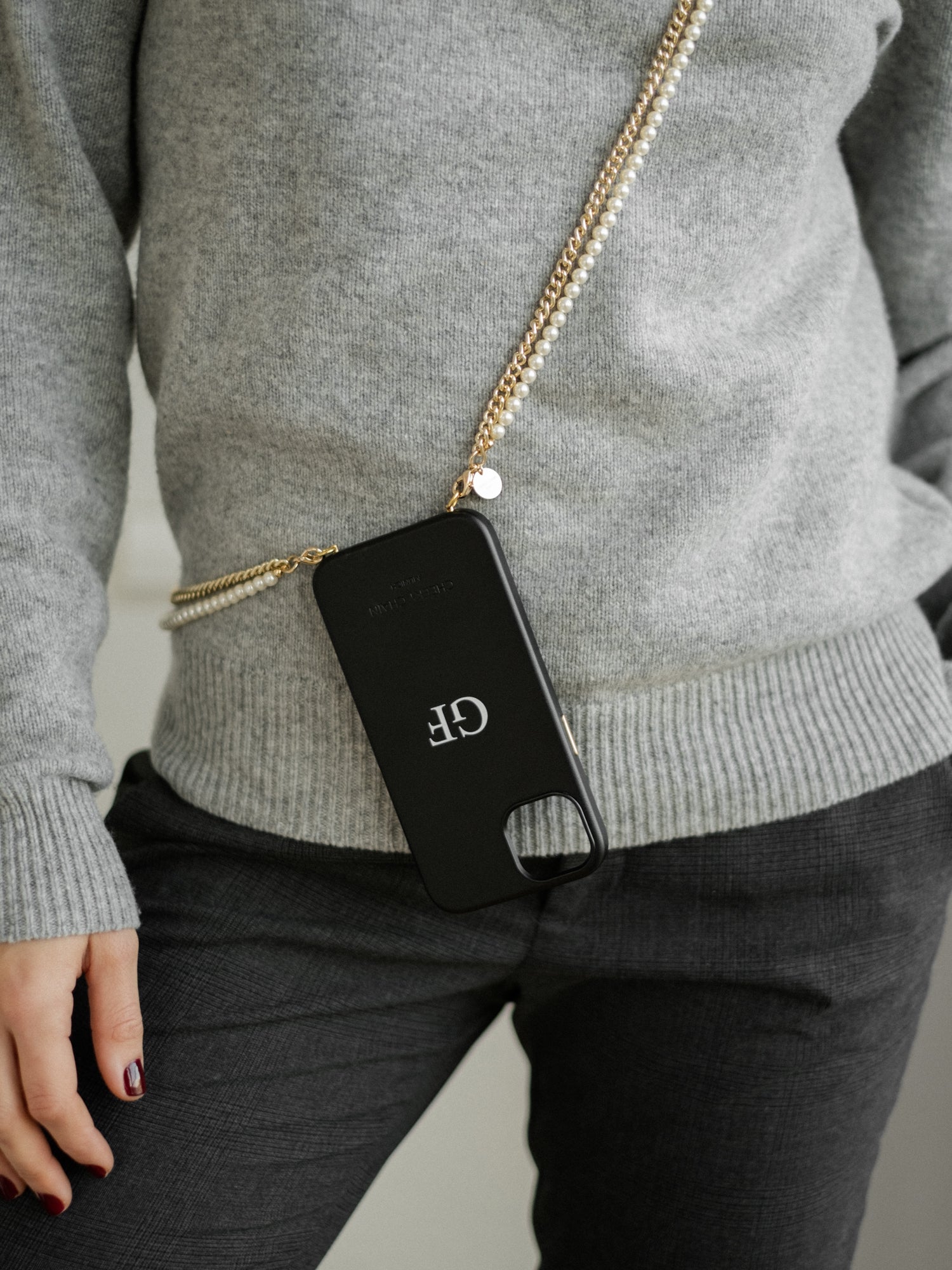cheeky-chain-munich-crossbody-handykette-sia-perlen-kette image 5