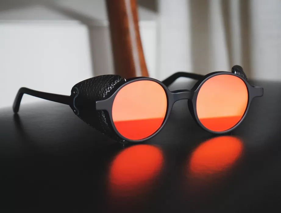 l-g-r-reunion-flap-sonnenbrille-black-matt-red-mirror image 8