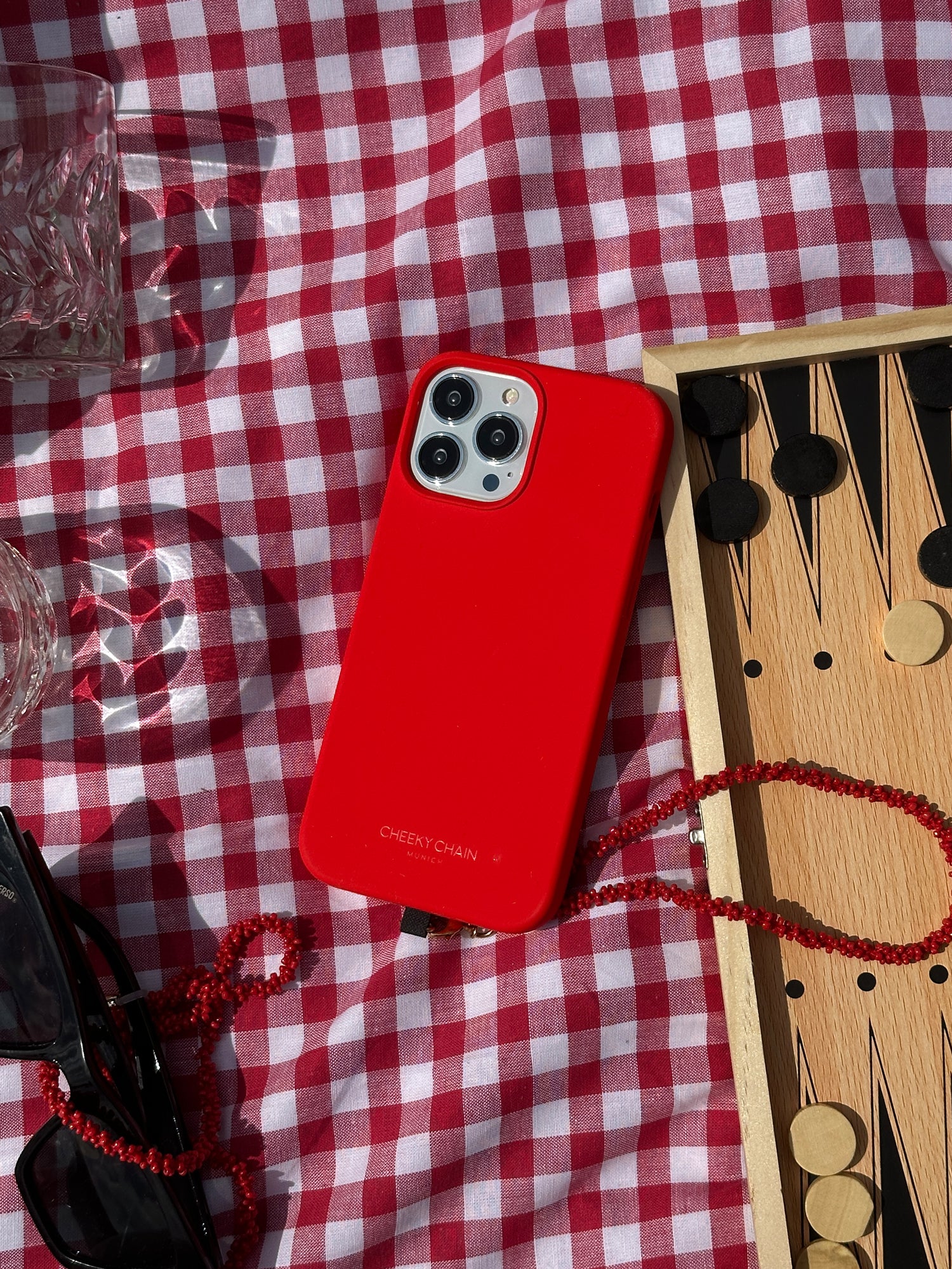cheeky-chain-munich-silicone-case-fiery-red-iphone-12-pro-max image 7