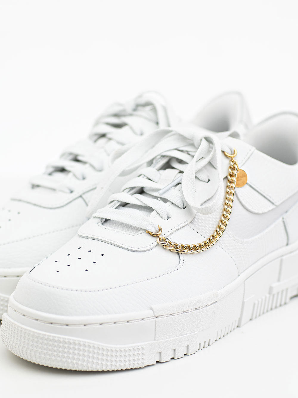 cheeky-chain-munich-sneaker-kette-baby-ava-schuhkette-messing image 1