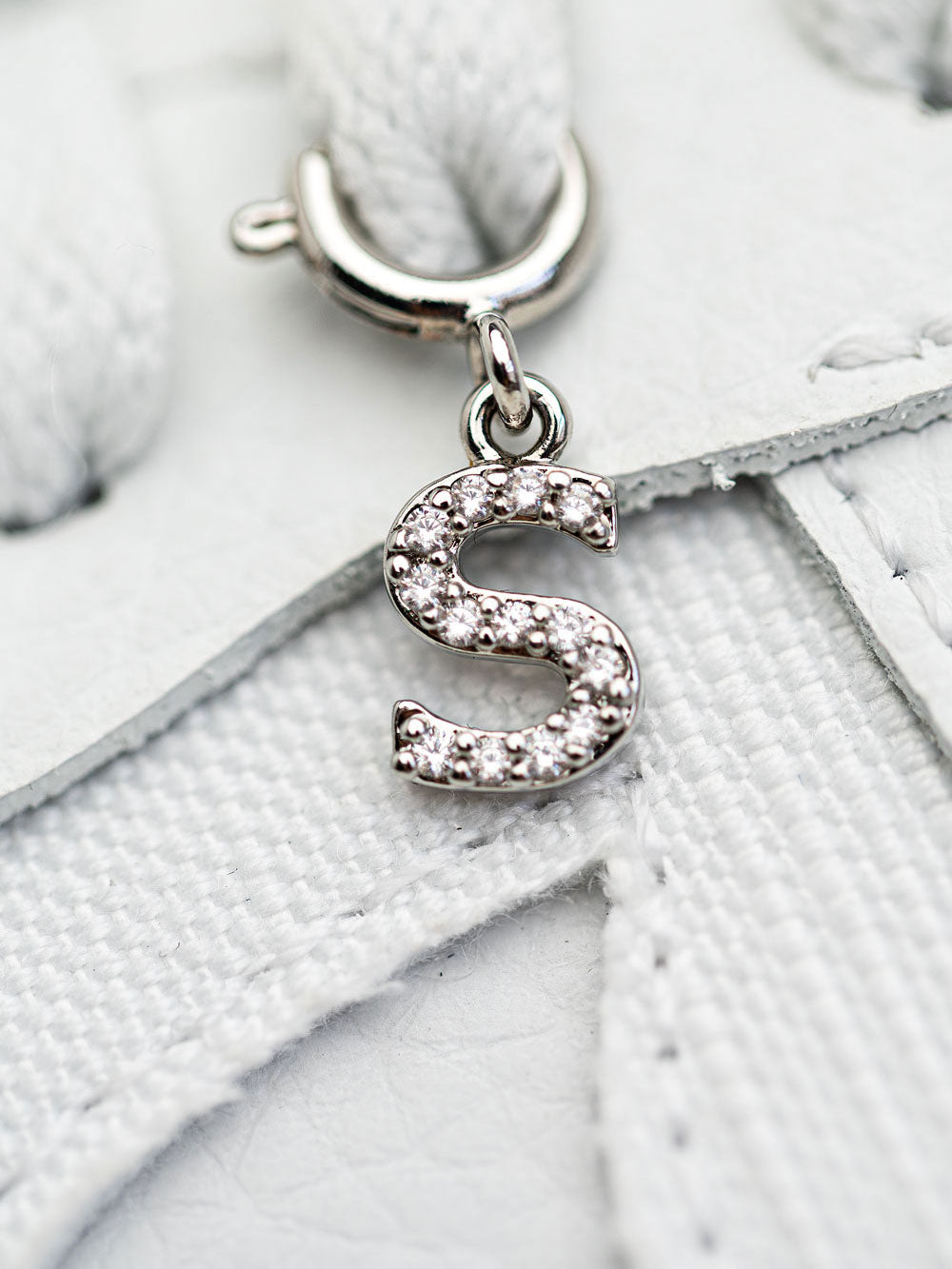 cheeky-chain-munich-sneaker-charm-letter-buchstabe image 2