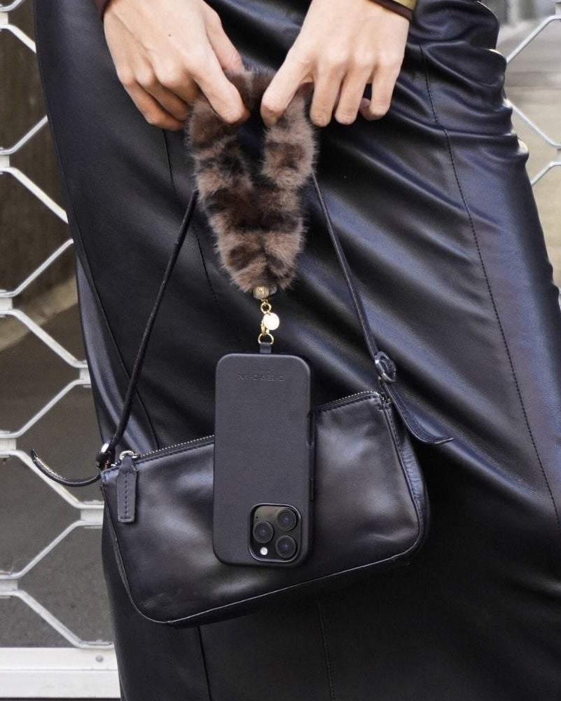 cheeky-chain-munich-handyanh-nger-fluffy-leo image 3