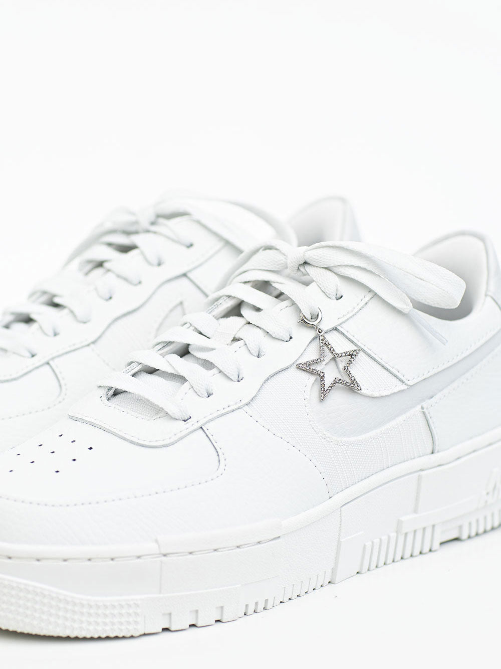cheeky-chain-munich-sneaker-charm-star-schuhanh-nger image 2
