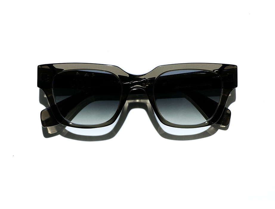 l-g-r-desert-sonnenbrille-crystal-grey-70-grey-gradient image 3