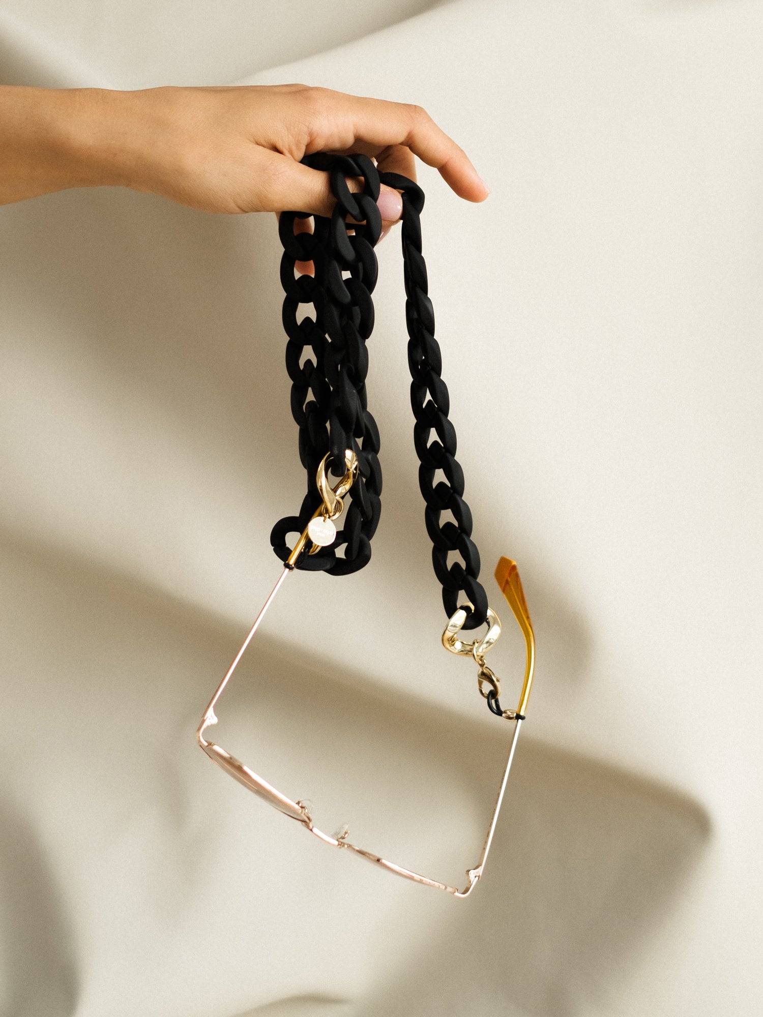 cheeky-chain-munich-brillenkette-silk-flachankerkette image 6