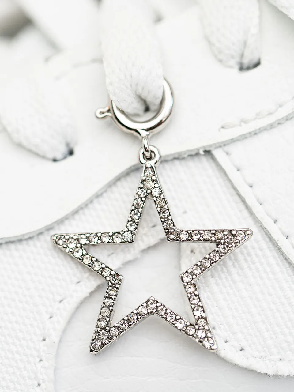 cheeky-chain-munich-sneaker-charm-star-schuhanh-nger image 1