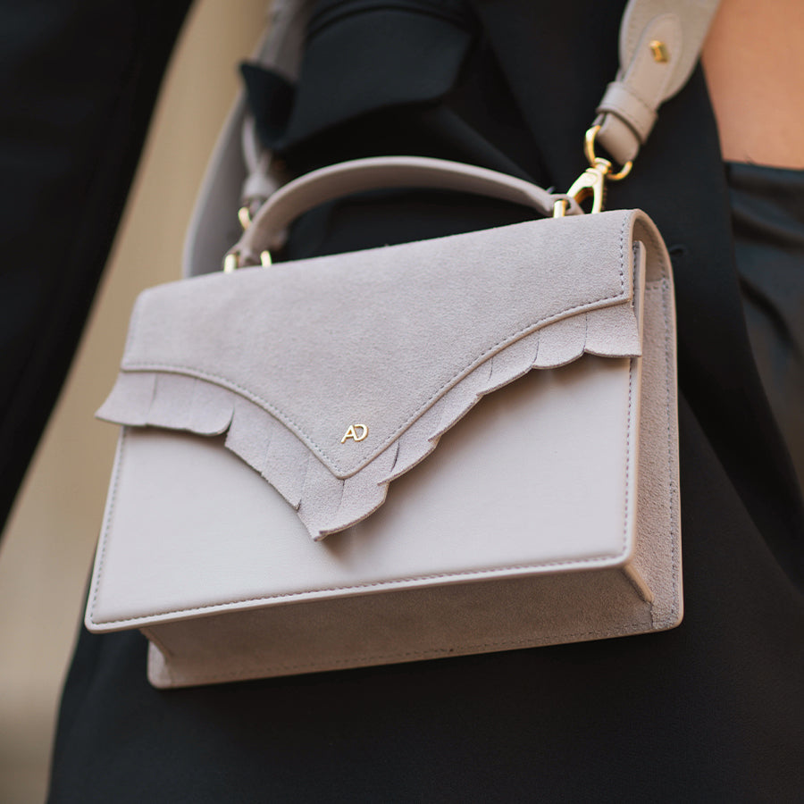 any-di-envelope-bag-mini-fringes-tasche-taupe image 2