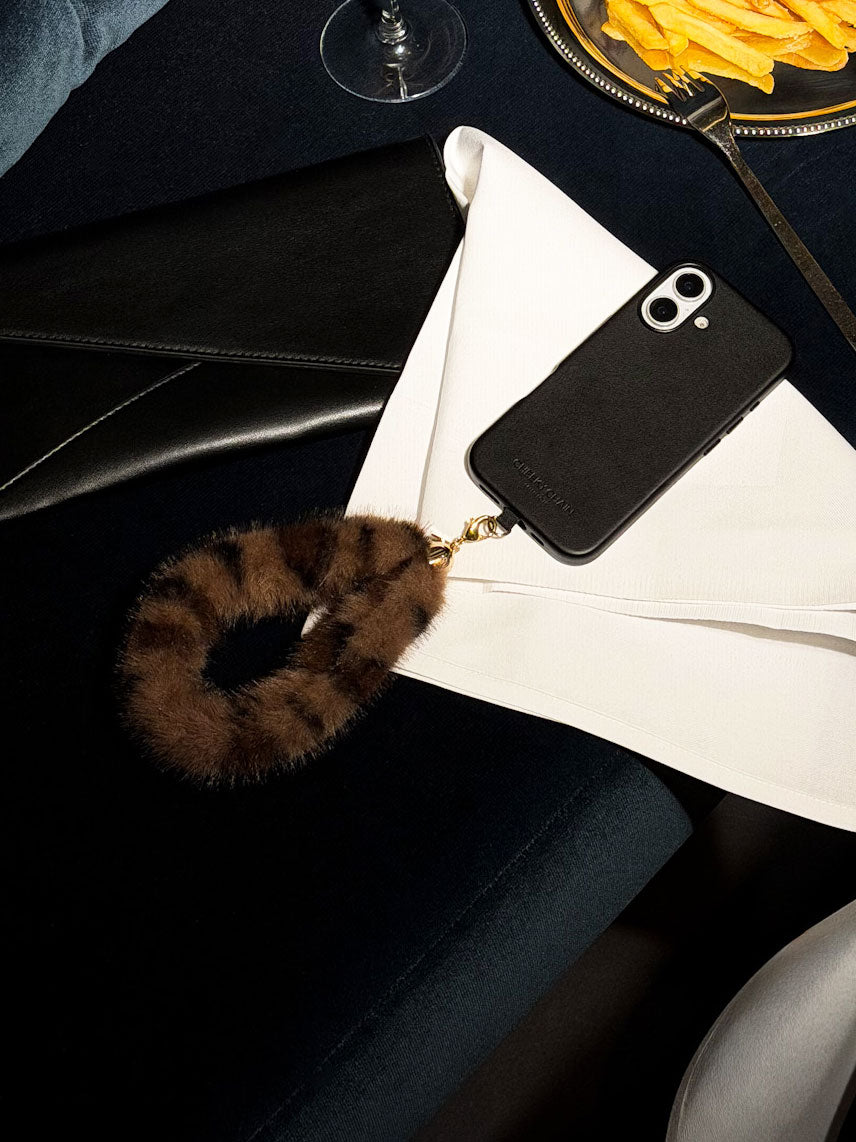 cheeky-chain-munich-handyanh-nger-fluffy-leo image 4