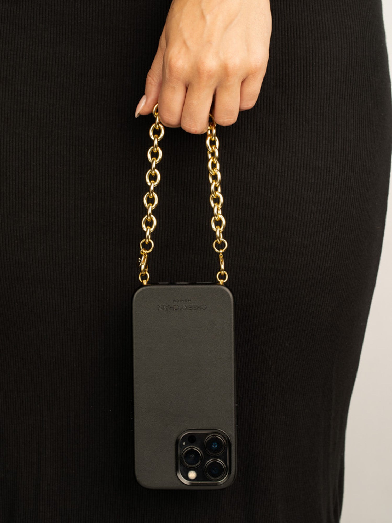 cheeky-chain-munich-handle-mary-kurze-handy-handschlaufe image 2