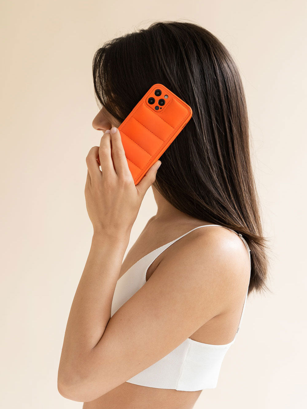 cheeky-chain-munich-padded-case-orange-handyh-lle-f-r-iphone-12 image 2